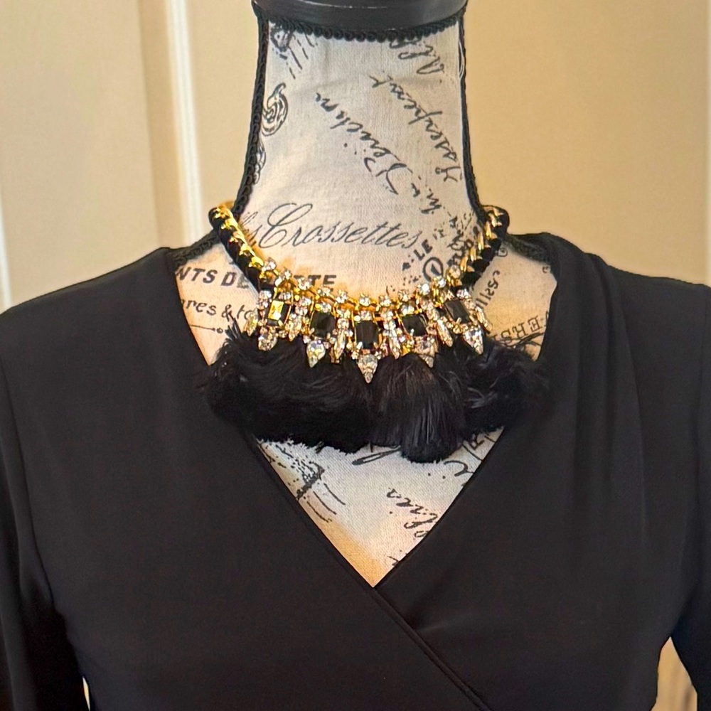 $100 MACYS  In Full Feather Bib Statement Necklace